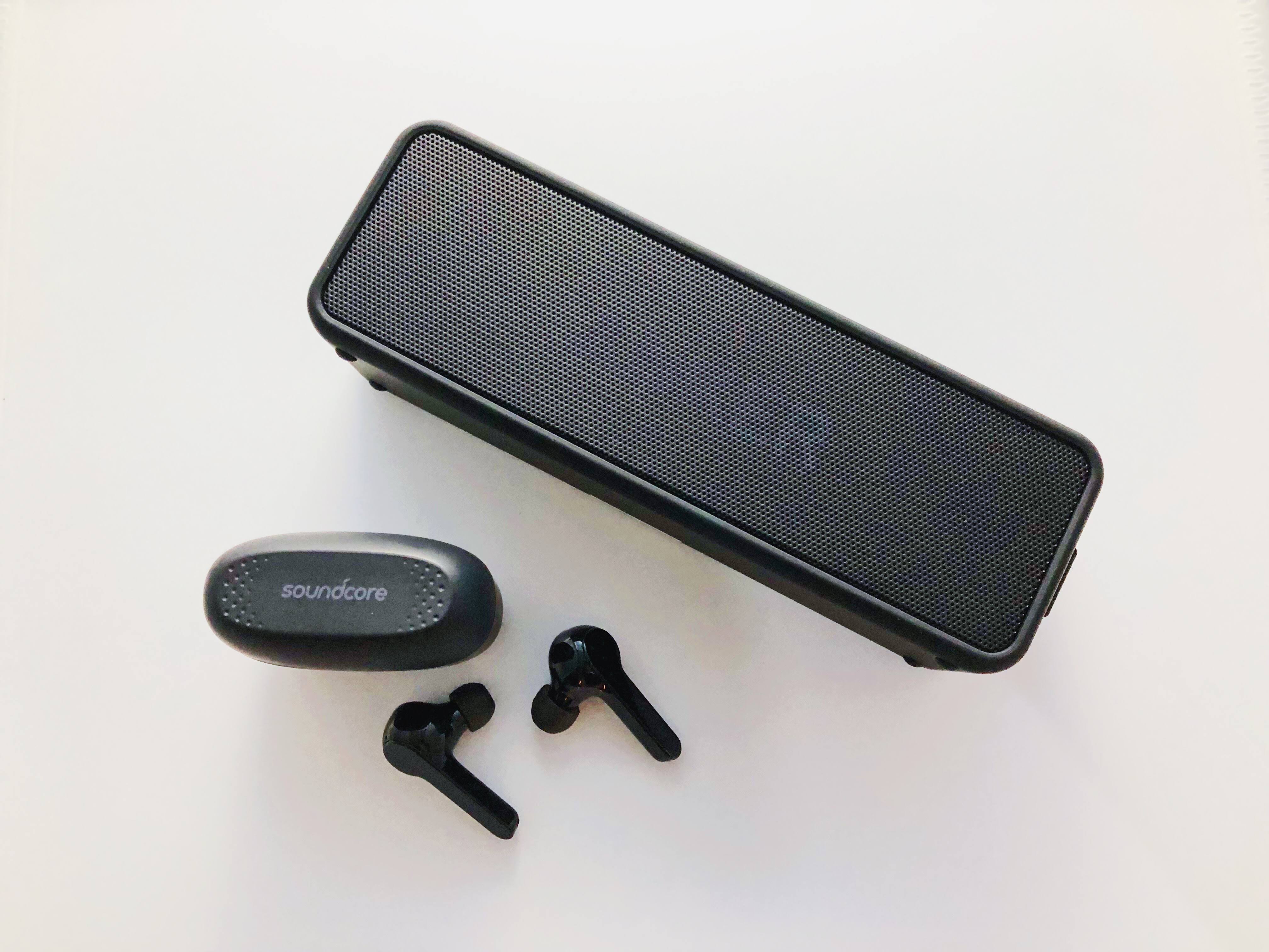 ANKERのイヤホンとスピーカーがめっちゃいい